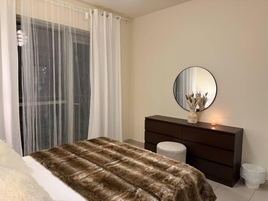 1br Burj Khalifa View Designed Happiness Energies Dubai