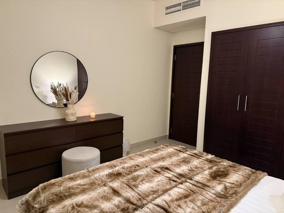 Apartment 1br Burj Khalifa View Designed Happiness Energies Dubai